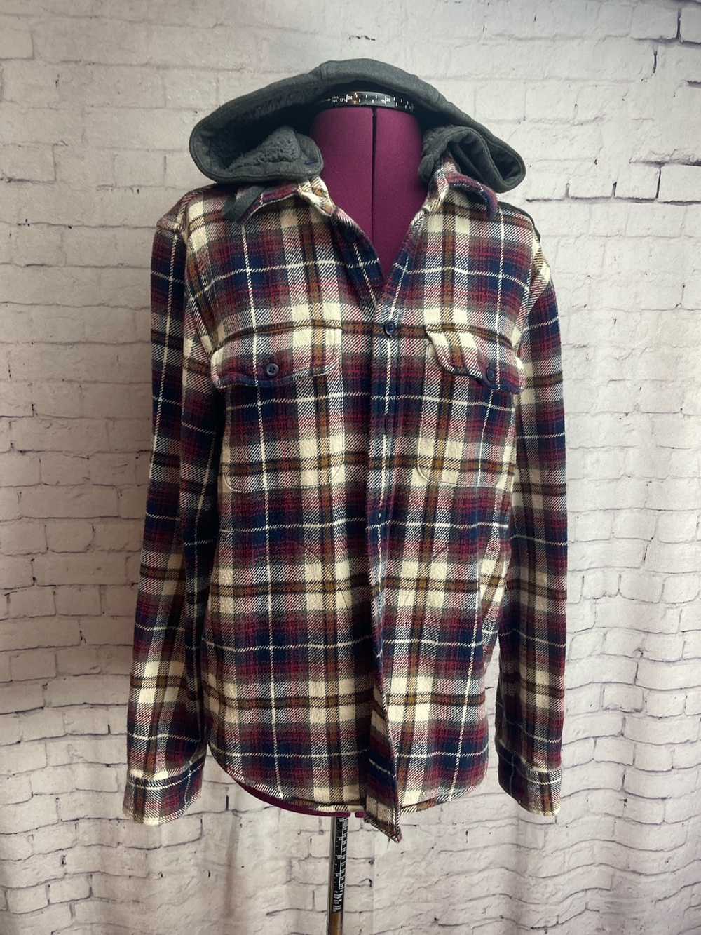 American Eagle men’s size small button down jacket plaid with removable hood